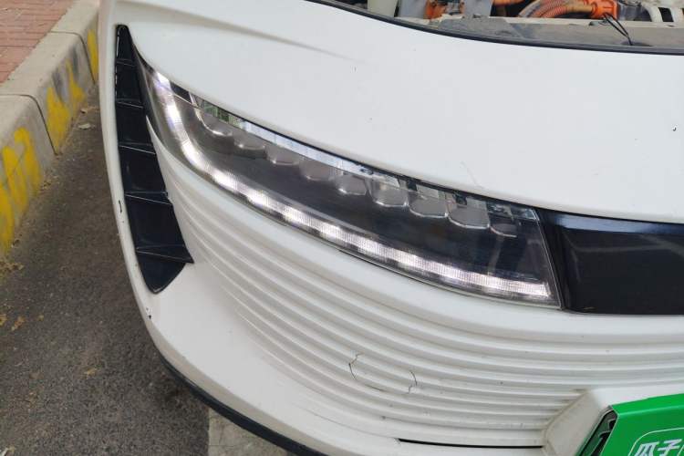 Used ORA iQ 2018 High-Range Version Smart Connectivity Model Right Front Headlight