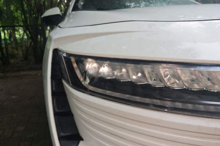 Used ORA iQ 2018 High-Range Version Smart Connectivity Model Right Front Headlight