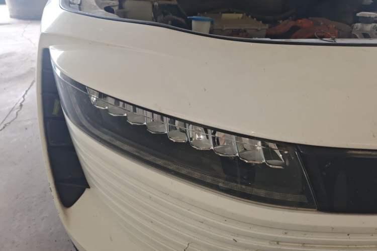 Used ORA iQ 2018 High-Range Version Smart Connectivity Model Right Front Headlight