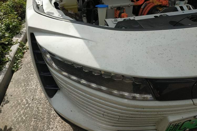 Used ORA iQ 2018 High-Range Version Smart Connectivity Model Right Front Headlight