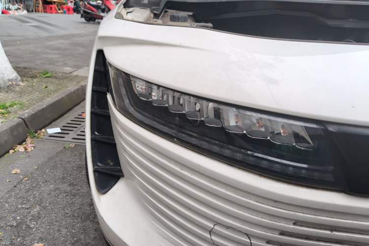 Used ORA iQ 2018 Smart Connectivity Model Right Front Headlight