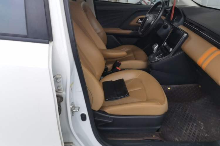 Used ORA iQ 2018 High-Range Version Smart Connectivity Model Right Front Seat