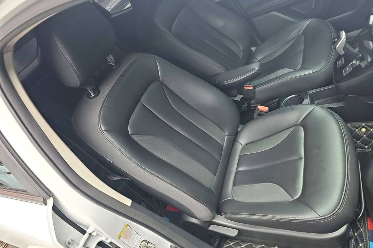 Used ORA iQ 2018 High-Range Version Smart Connectivity Model Right Front Seat