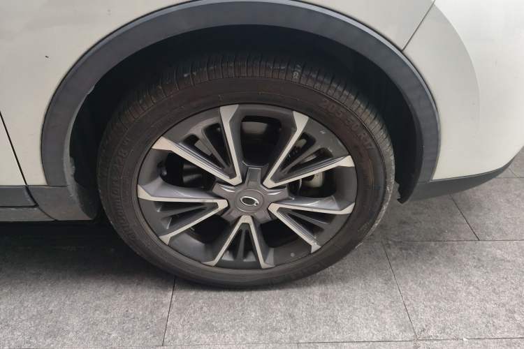Used ORA iQ 2018 High-Range Version Smart Connectivity Model Right Front Wheel Hub
