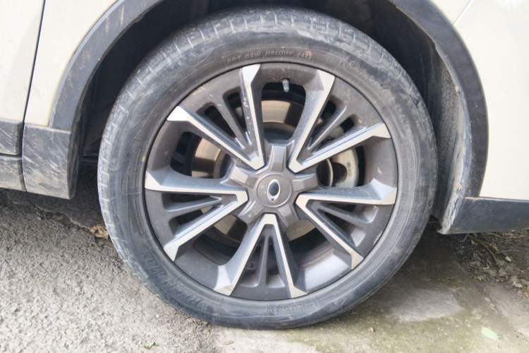 Used ORA iQ 2018 High-Range Version Smart Connectivity Model Right Front Wheel Hub