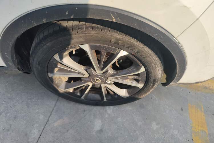 Used ORA iQ 2018 High-Range Version Smart Connectivity Model Right Front Wheel Hub