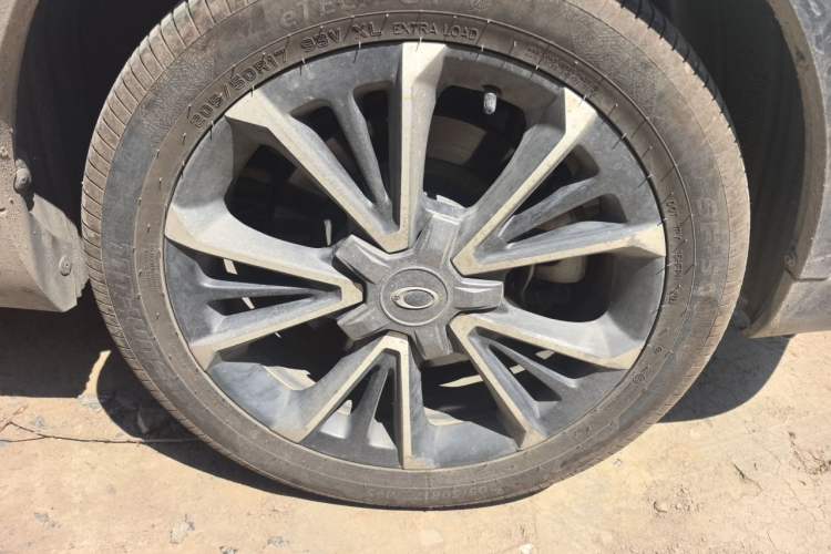 Used ORA iQ 2018 High-Range Version Smart Connectivity Model Right Front Wheel Hub