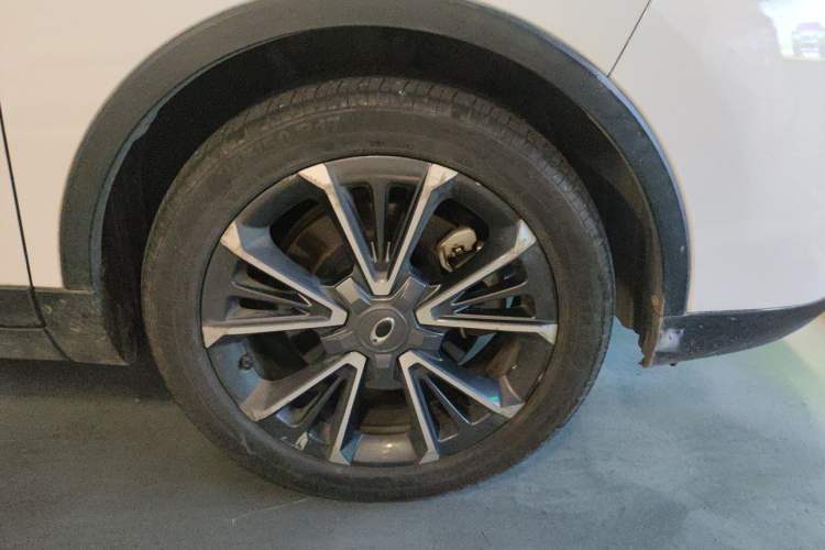 Used ORA iQ 2018 Smart Connectivity Model Right Front Wheel Hub