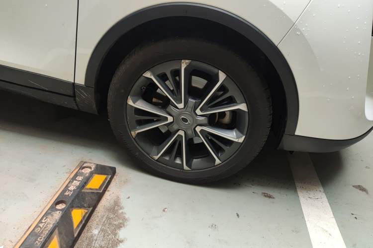 Used ORA iQ 2018 High-Range Version Smart Connectivity Model Right Front Wheel Hub