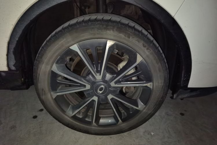 Used ORA iQ 2018 High-Range Version Smart Connectivity Model Right Front Wheel Hub