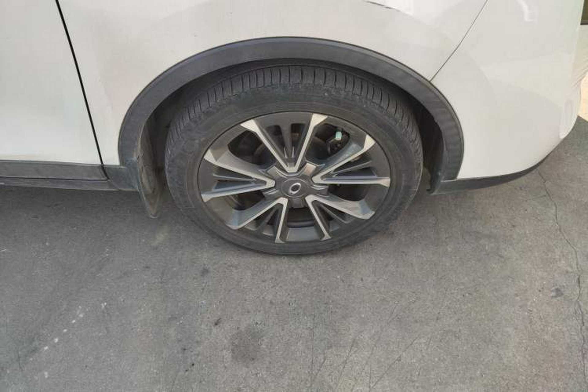 Used ORA iQ 2018 High-Range Version Smart Connectivity Model Right Front Wheel Hub