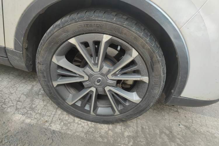 Used ORA iQ 2018 High-Range Version Smart Connectivity Model Right Front Wheel Hub