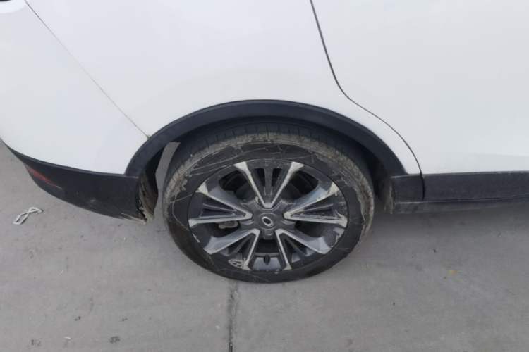 Used ORA iQ 2018 High-Range Version Smart Connectivity Model Right Rear Wheel Hub