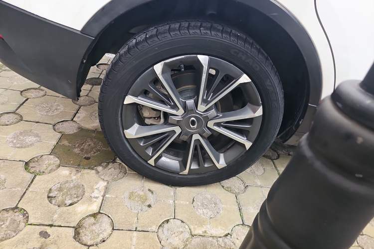 Used ORA iQ 2018 High-Range Version Smart Connectivity Model Right Rear Wheel Hub