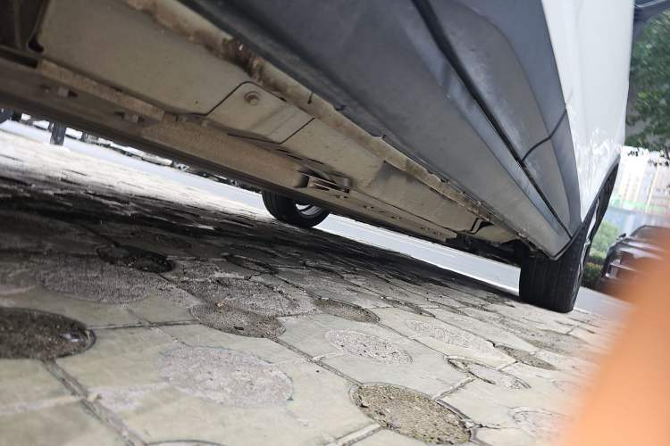 Used ORA iQ 2018 High-Range Version Smart Connectivity Model Right Side Sill