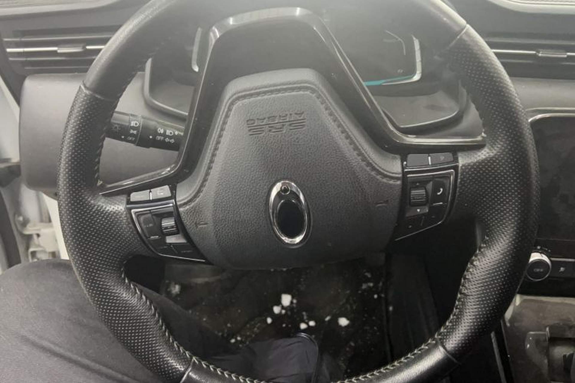 Used ORA iQ 2018 High-Range Version Smart Connectivity Model Steering Wheel