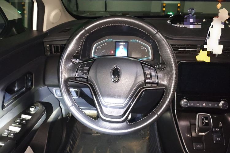 Used ORA iQ 2018 Smart Connectivity Model Steering Wheel