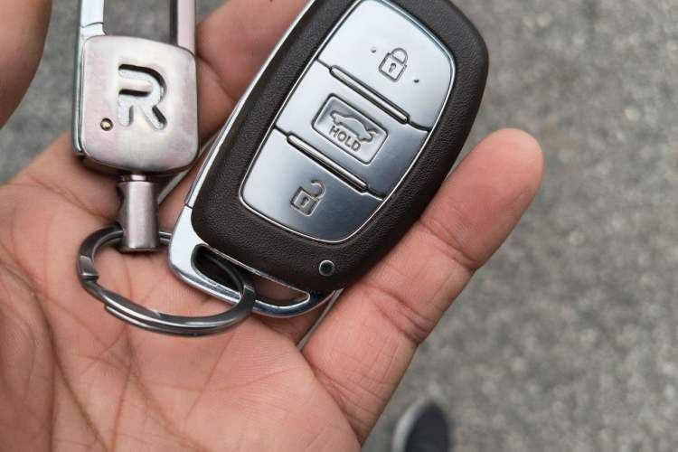 Used ORA iQ 2018 High-Range Version Smart Connectivity Model Vehicle Key