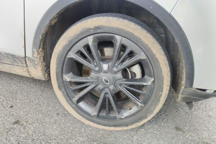 Used ORA iQ 2019 Luxury Version Right Front Wheel Hub