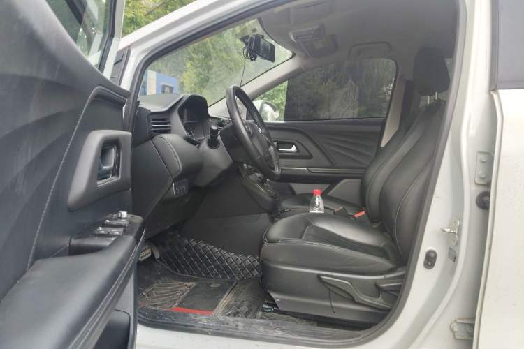 Used ORA iQ 2019 Travel Edition Driver Seat