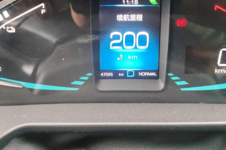 Used ORA iQ 2019 Travel Edition Odometer Close Up
