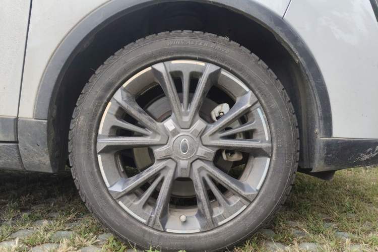 Used ORA iQ 2019 Travel Edition Right Front Wheel Hub