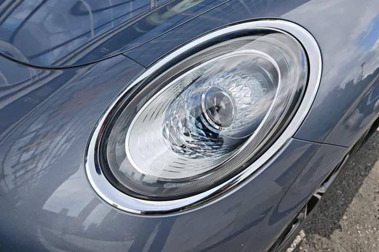 Used ORA Lightning Cat 2022 555 km Luxury Edition Left Front Headlight