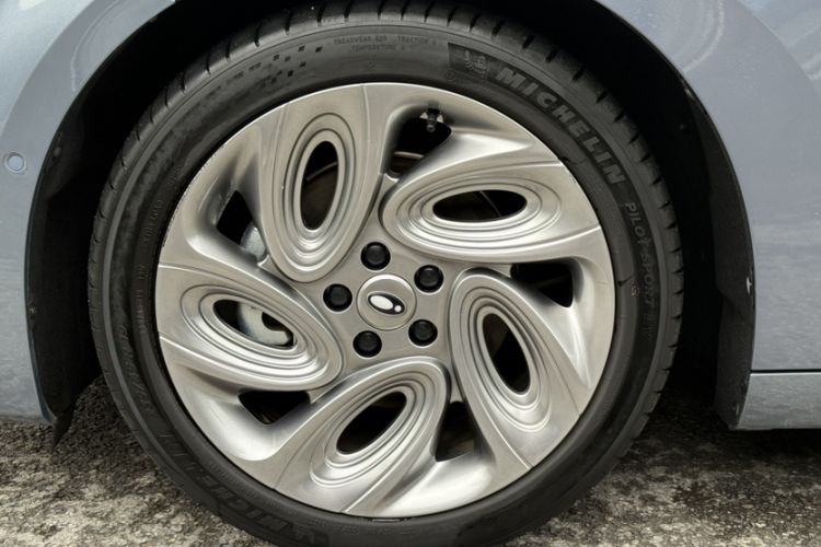 Used ORA Lightning Cat 2022 555 km Luxury Edition Exterior 5
