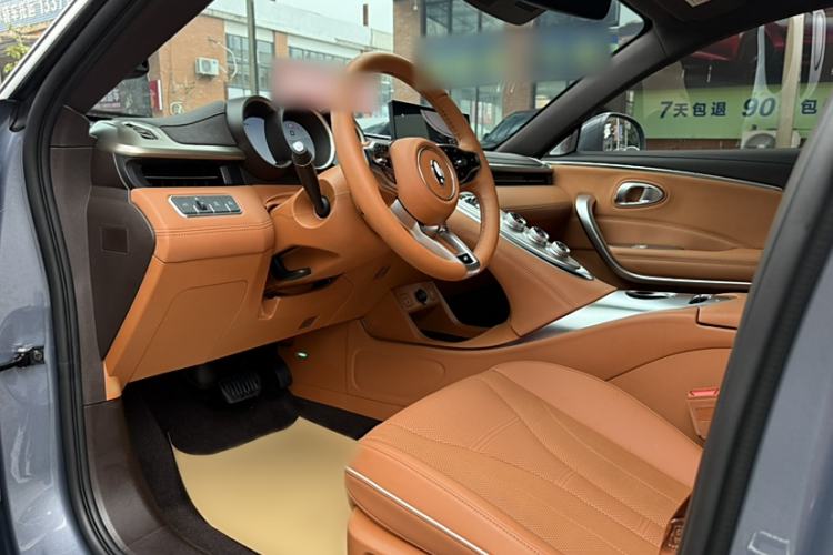 Used ORA Lightning Cat 2022 555 km Luxury Edition Interior 2