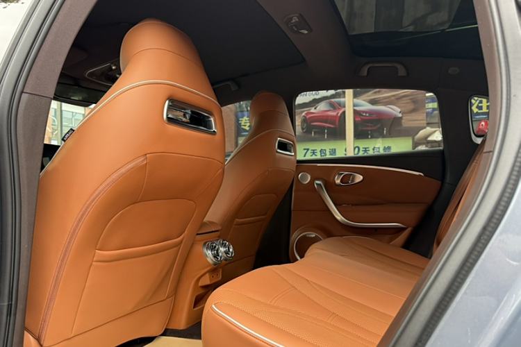 Used ORA Lightning Cat 2022 555 km Luxury Edition Interior 7