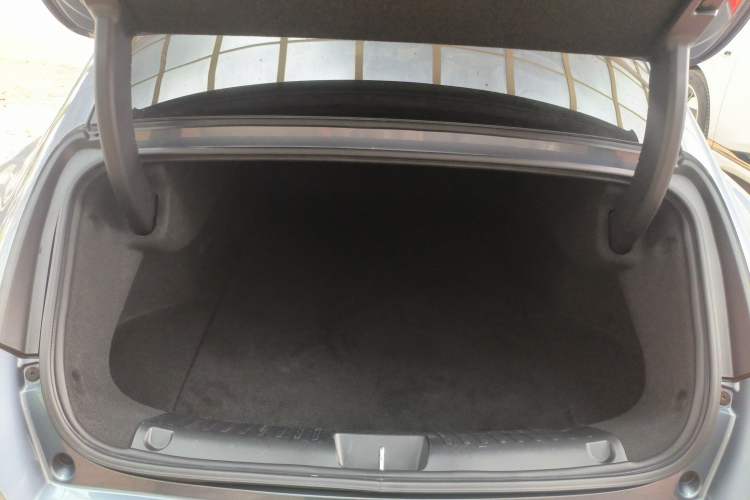 Used ORA Lightning Cat 2022 555 km Luxury Edition Trunk