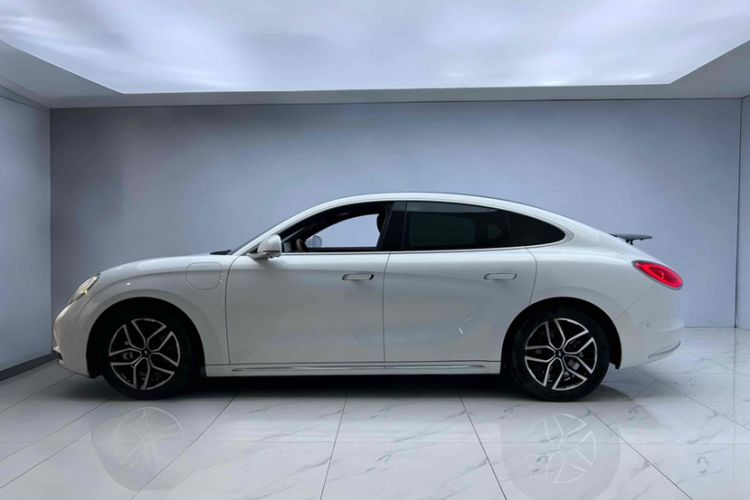 Used ORA Lightning Cat 2022 555 km Luxury Edition Exterior 2