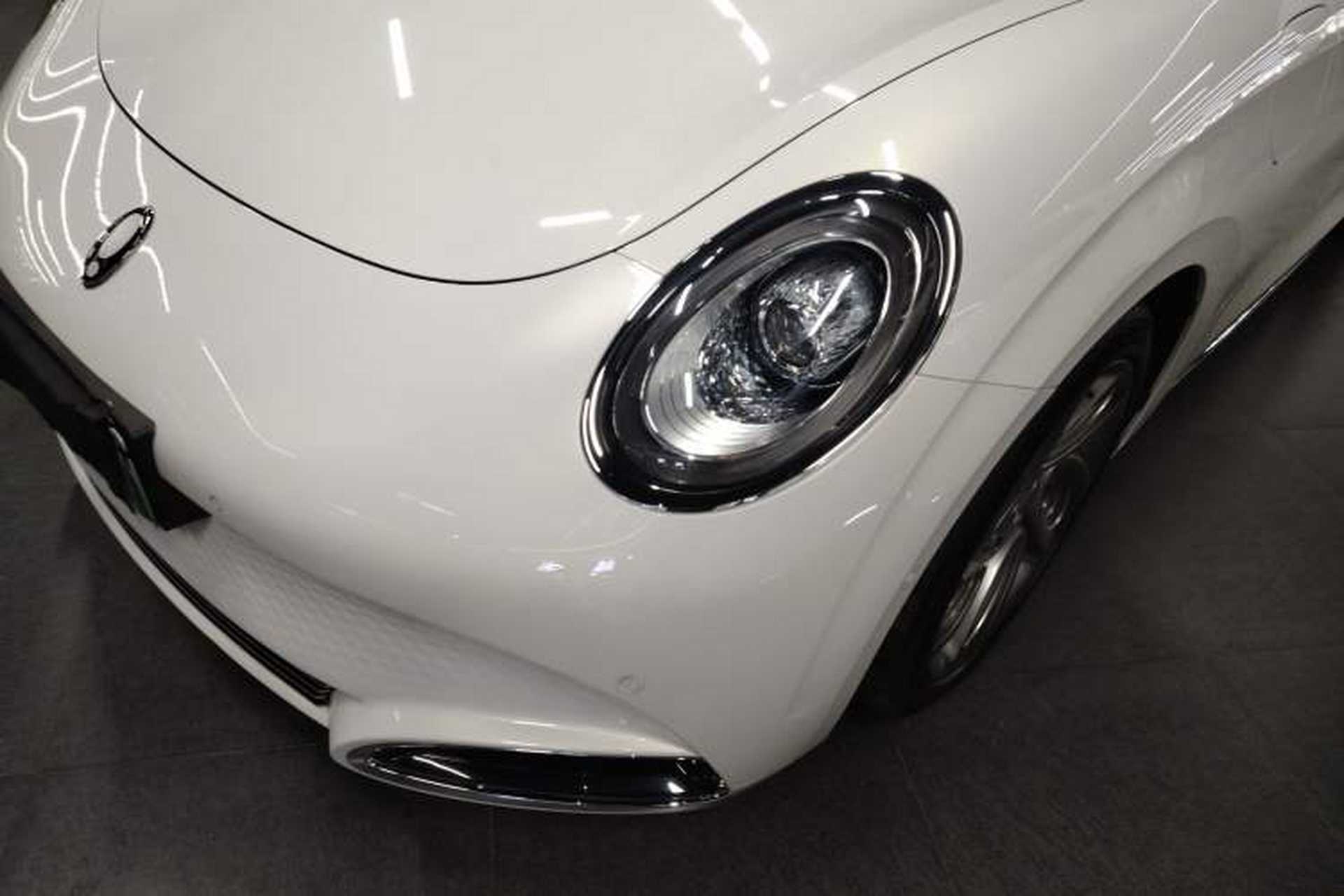 Used ORA Lightning Cat 2022 555 km Luxury Edition Left Front Headlight