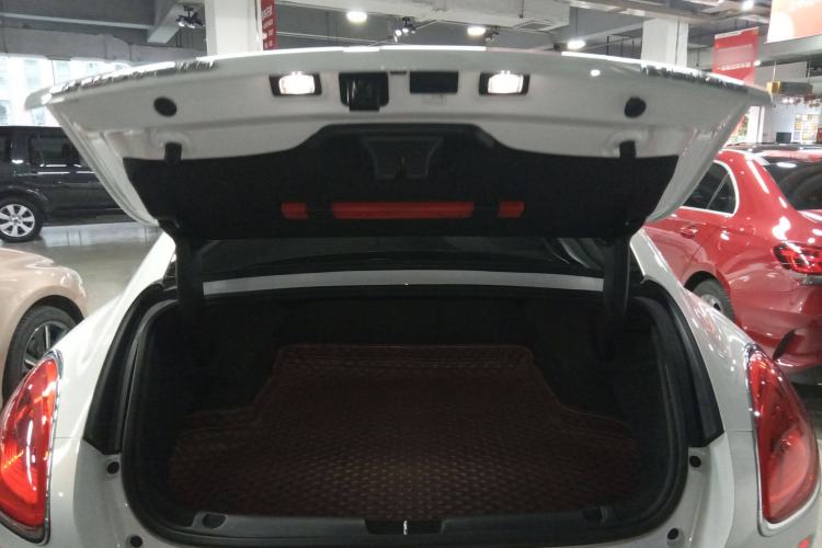 Used ORA Lightning Cat 2022 555 km Luxury Edition Trunk