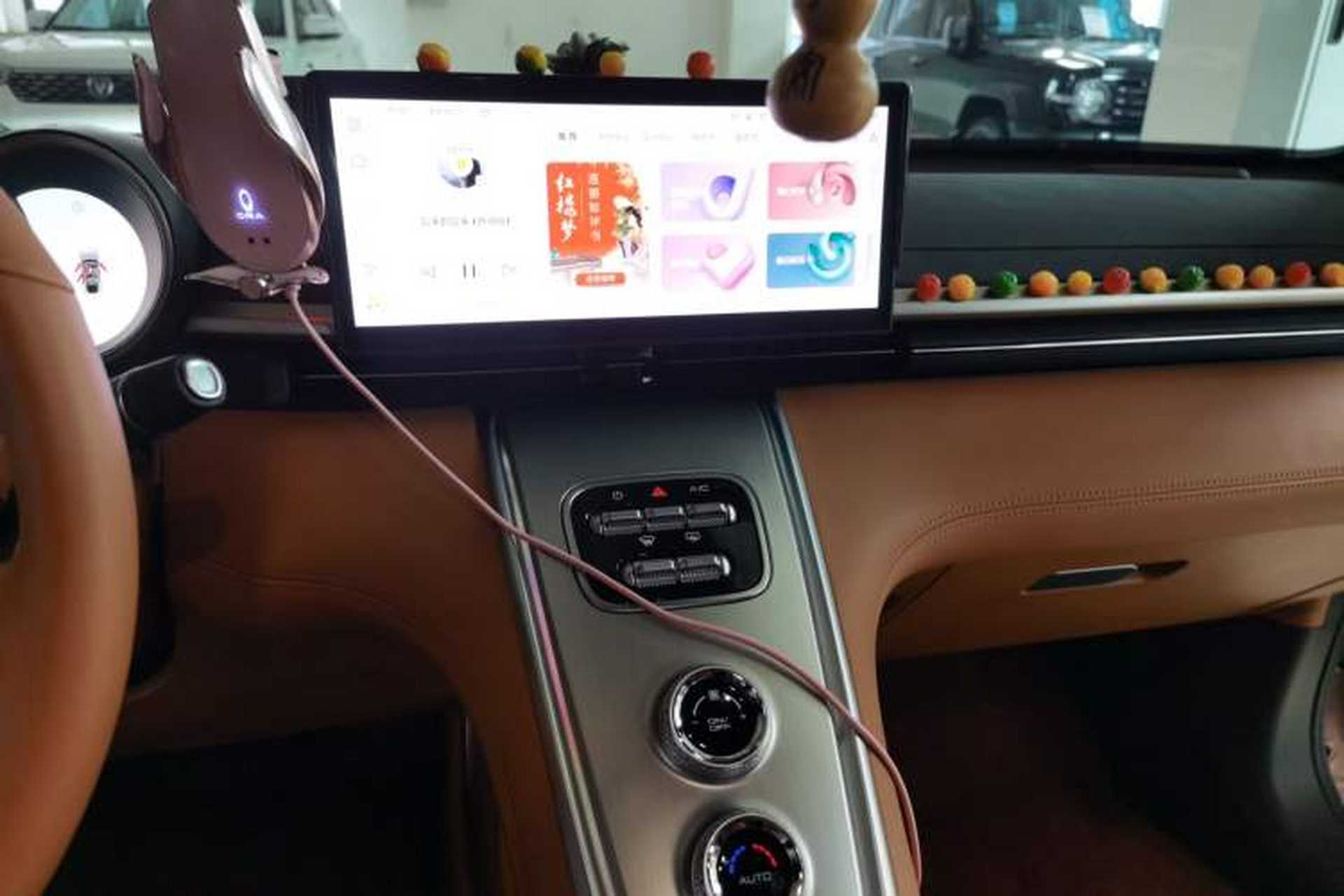 Used ORA Lightning Cat 2022 555 km Luxury Edition Audio And AC Panel