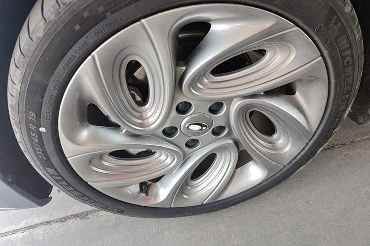 Used ORA Lightning Cat 2022 555 km Luxury Edition Exterior 4