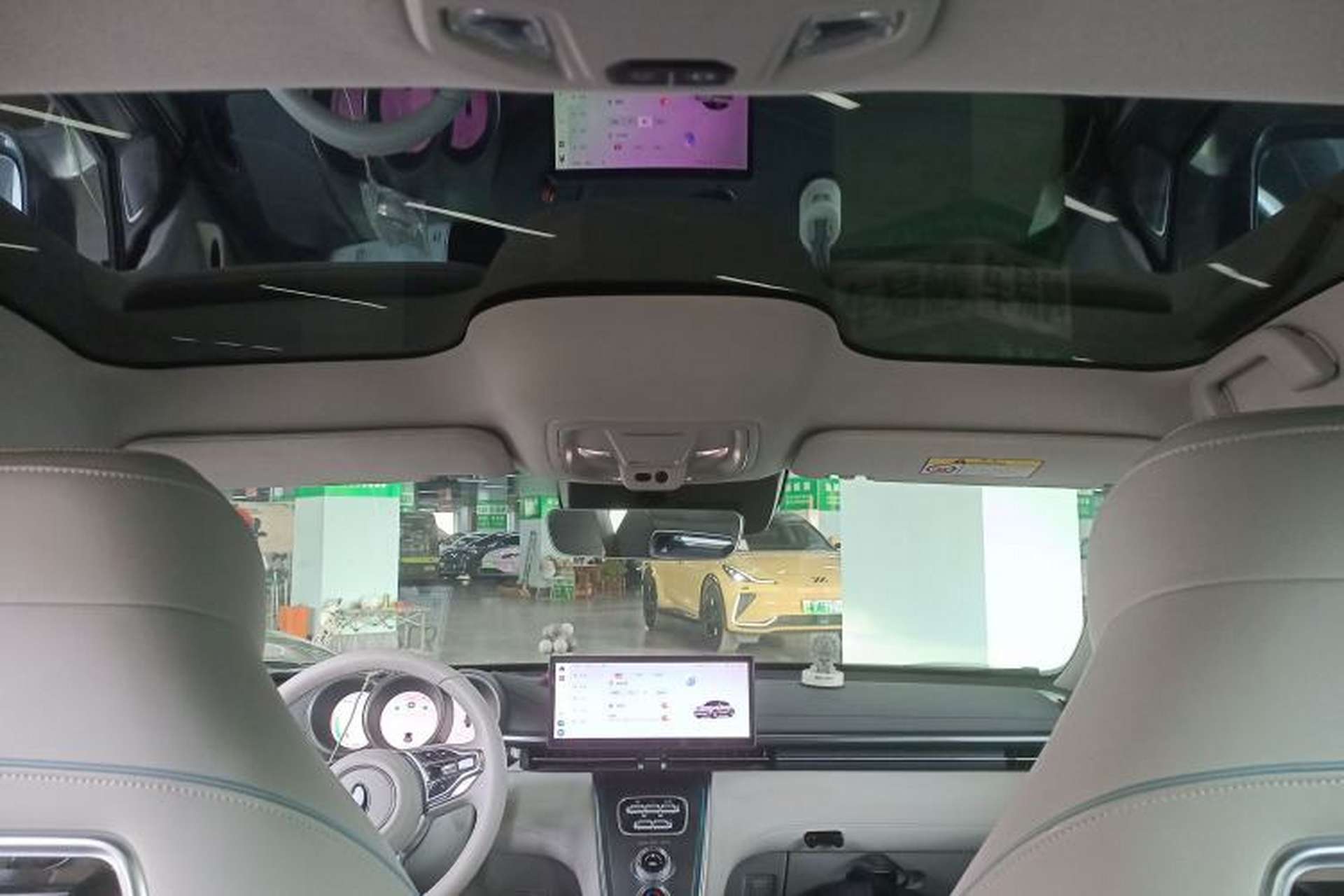 Used ORA Lightning Cat 2022 555 km Luxury Edition Headliner