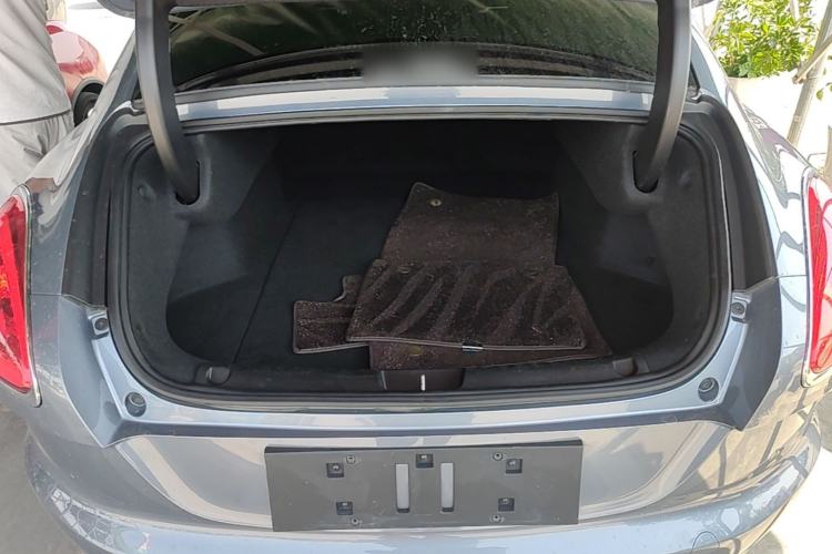 Used ORA Lightning Cat 2022 555 km Luxury Edition Trunk