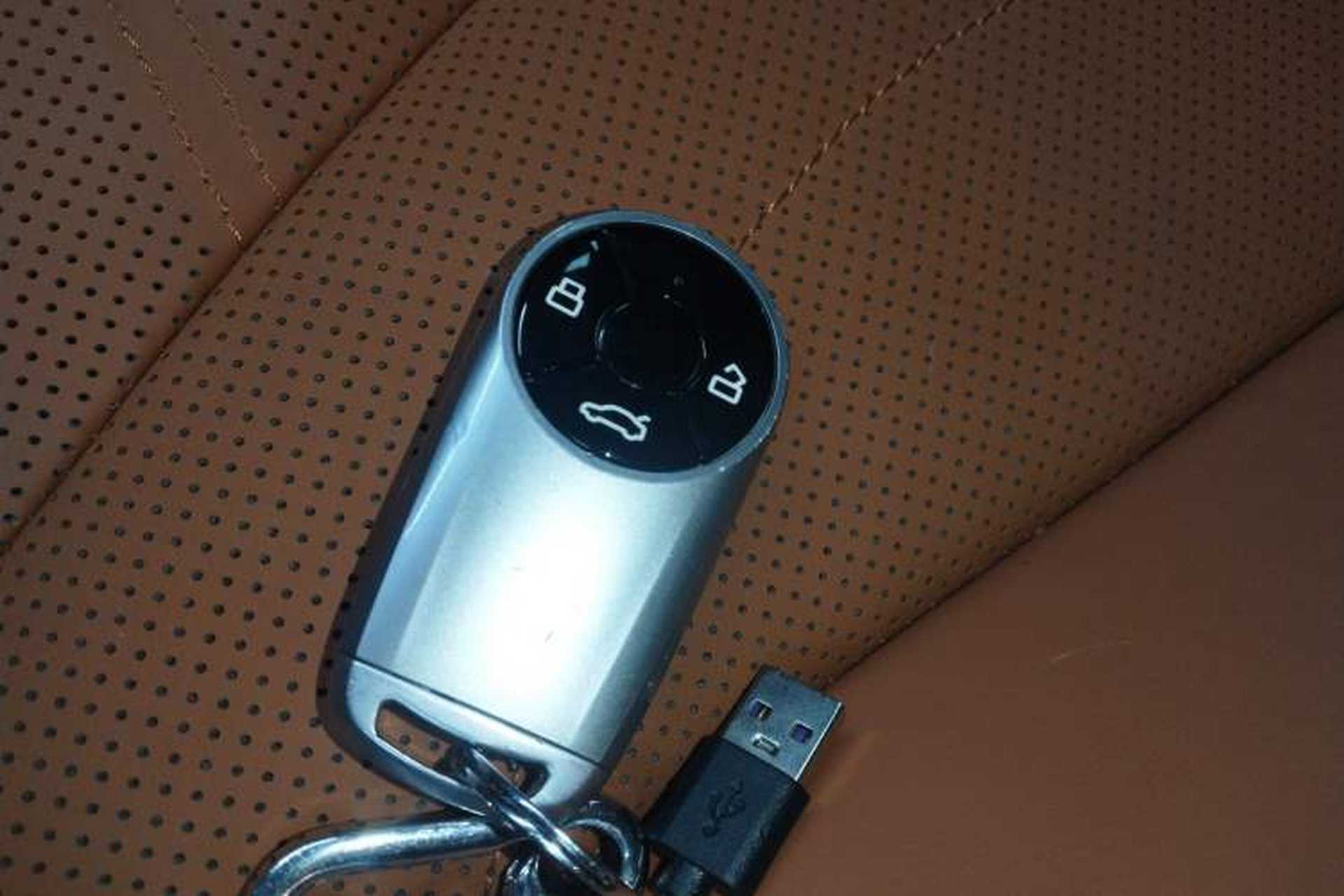 Used ORA Lightning Cat 2022 555 km Luxury Edition Vehicle Key