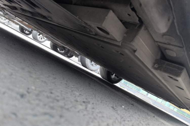 Used ORA Lightning Cat 2022 600 km All-Wheel Drive High-Performance Version Chassis Front Left