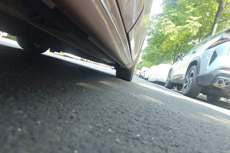 Used ORA Lightning Cat 2022 555 km Luxury Edition Chassis Rear Right