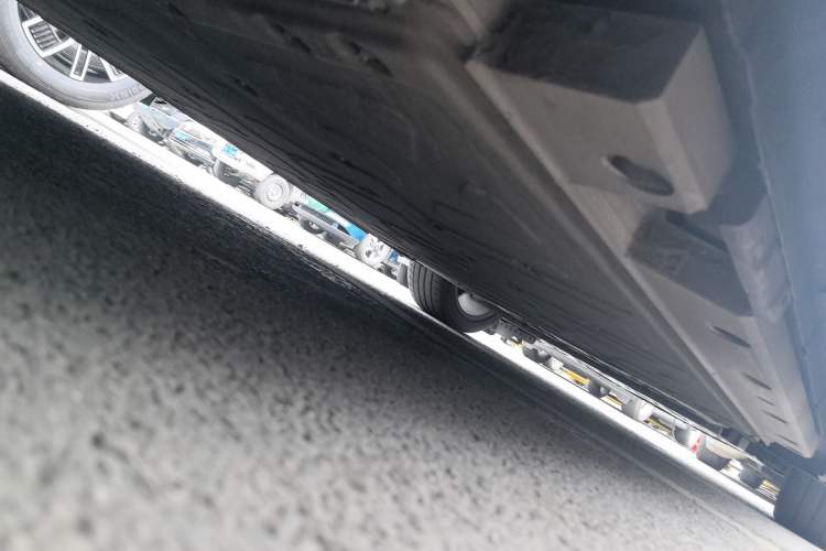 Used ORA Lightning Cat 2022 600 km All-Wheel Drive High-Performance Version Chassis Rear Right