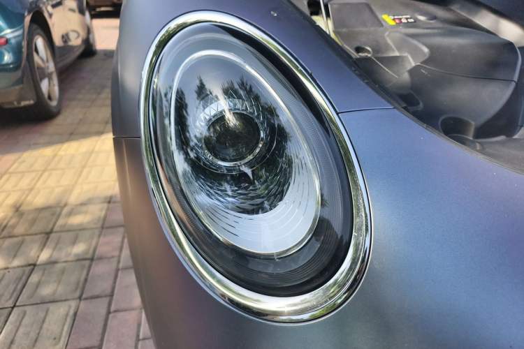 Used ORA Lightning Cat 2022 555 km Luxury Edition Right Front Headlight