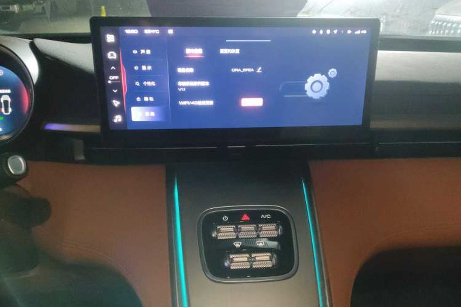 Used ORA Lightning Cat 2022 555 km Luxury Edition Audio And AC Panel