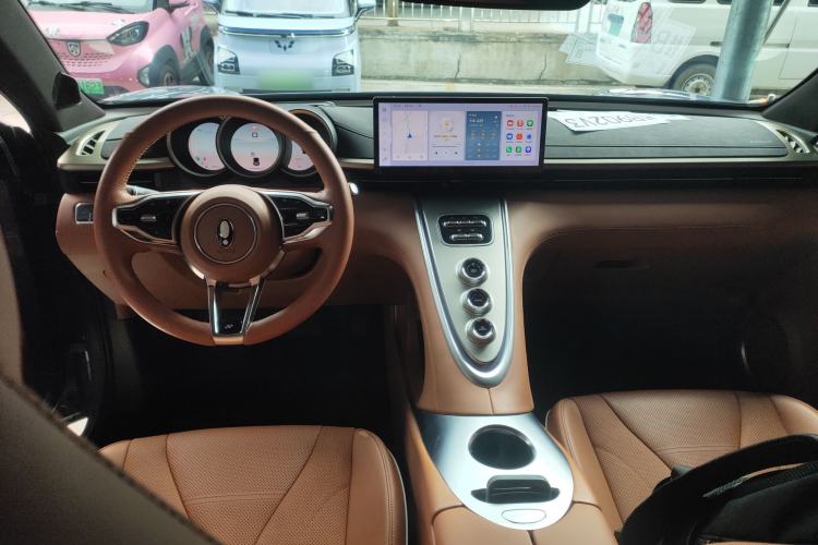 Used ORA Lightning Cat 2022 555 km Luxury Edition Center Console