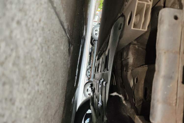 Used ORA Lightning Cat 2022 555 km Luxury Edition Chassis Front Right