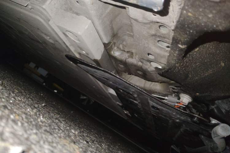 Used ORA Lightning Cat 2022 555 km Luxury Edition Chassis Front Right