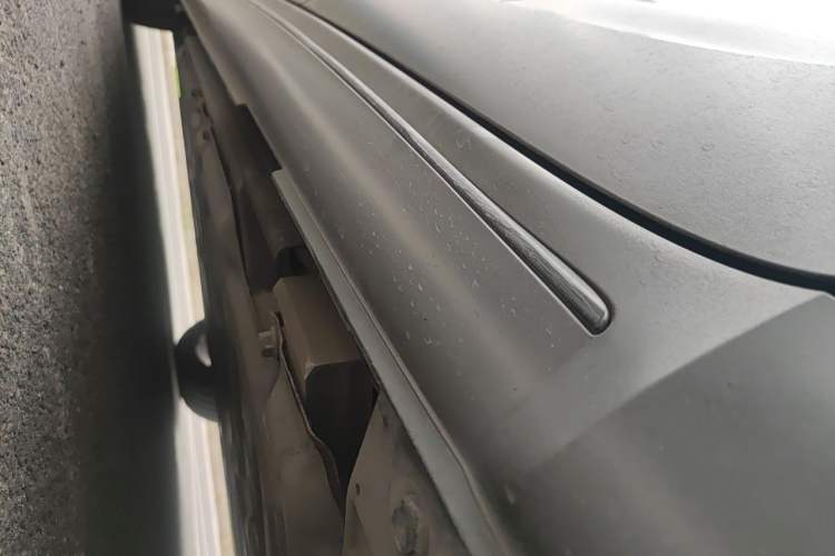 Used ORA Lightning Cat 2022 555 km Luxury Edition Chassis Rear Left