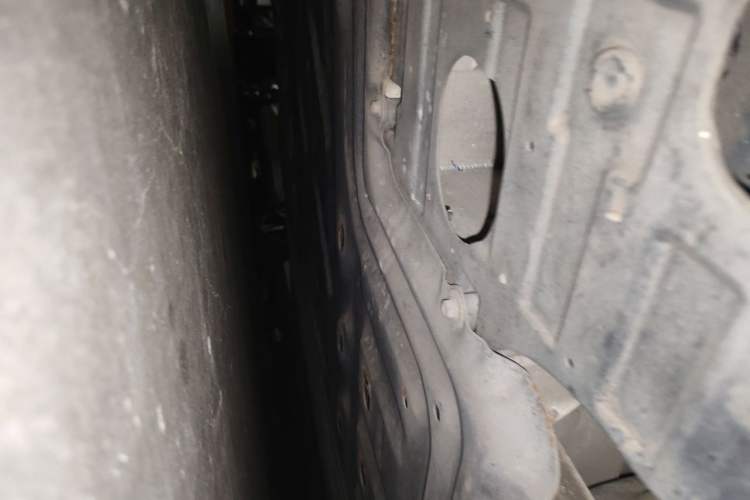Used ORA Lightning Cat 2022 555 km Luxury Edition Chassis Rear Right