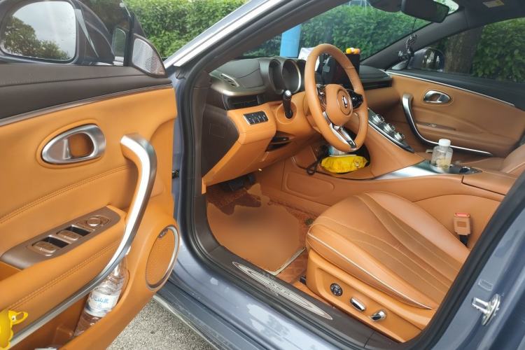 Used ORA Lightning Cat 2022 555 km Luxury Edition Driver Seat